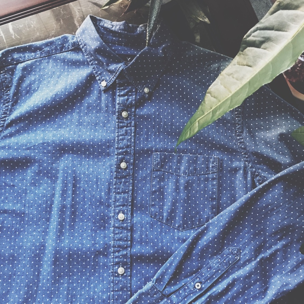 American Eagle chambray button down shirt L